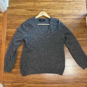 Jones & Co Cashmere Sweater